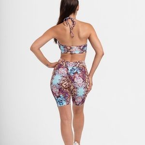 LiCi Fit V-cut high waisted shorts